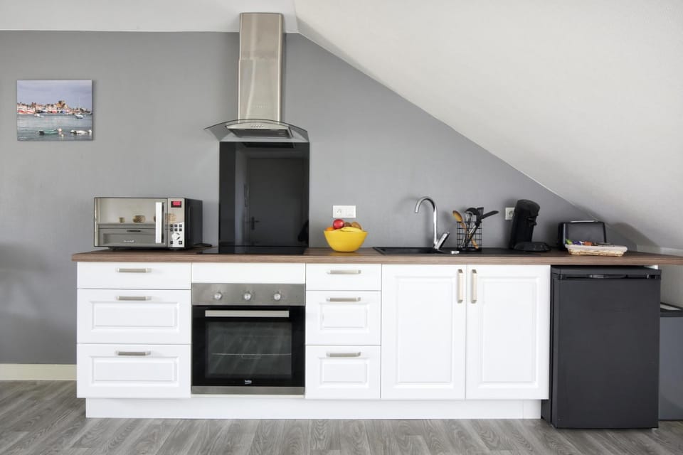 Coffee/tea facilities, pet friendly, stove, toaster, kitchen