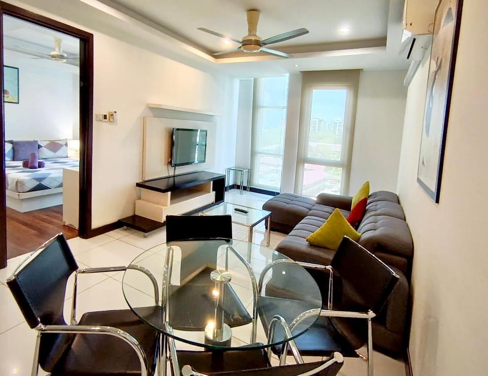 Communal lounge/ TV room, Bed, TV and multimedia, Living room, Dining area, Bedroom