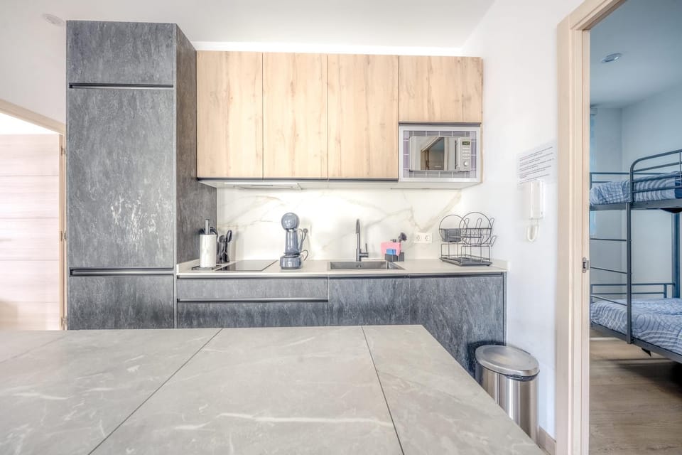 Kitchen or kitchenette, Dining area, kitchen