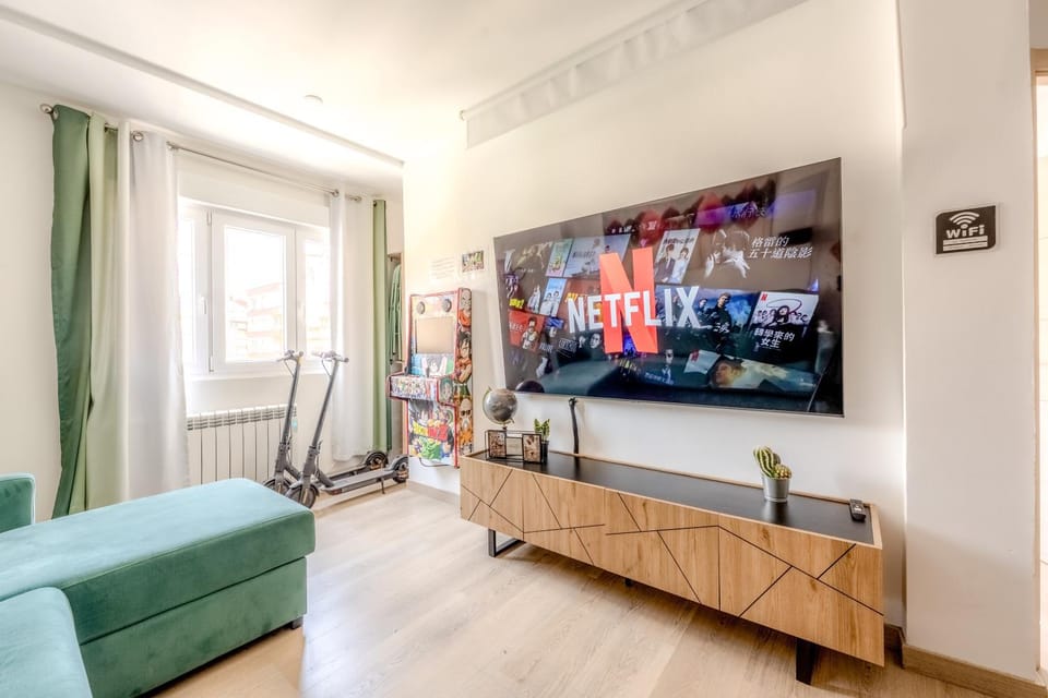 Communal lounge/ TV room, TV and multimedia