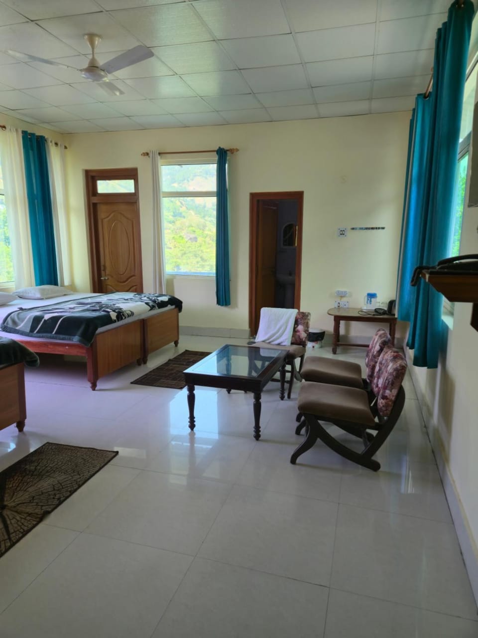Photo of the whole room