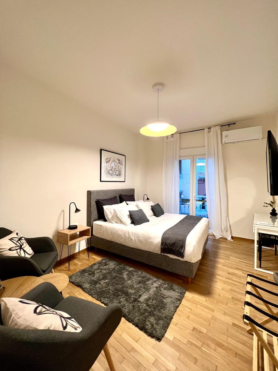 Photo of the whole room