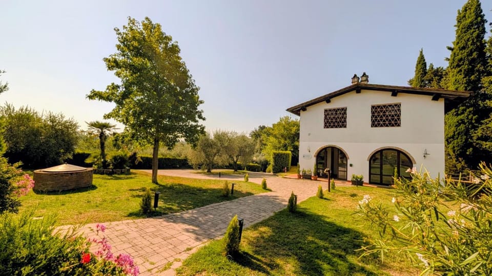 Property building, Spring, Day, Natural landscape, Garden, Garden view