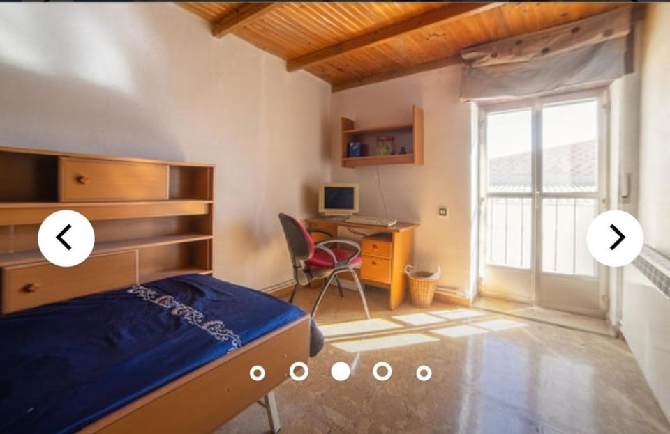 Bed, Bedroom, Street view, wardrobe