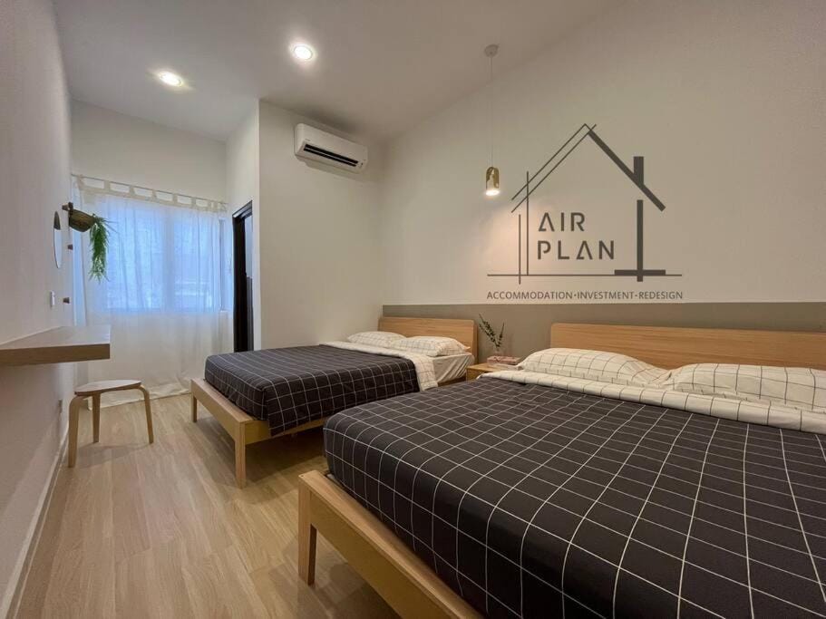Bed, Photo of the whole room, Bedroom, air conditioner