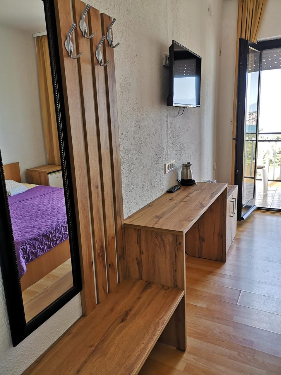 TV and multimedia, Kitchen or kitchenette, Photo of the whole room, Bedroom, hair dresser