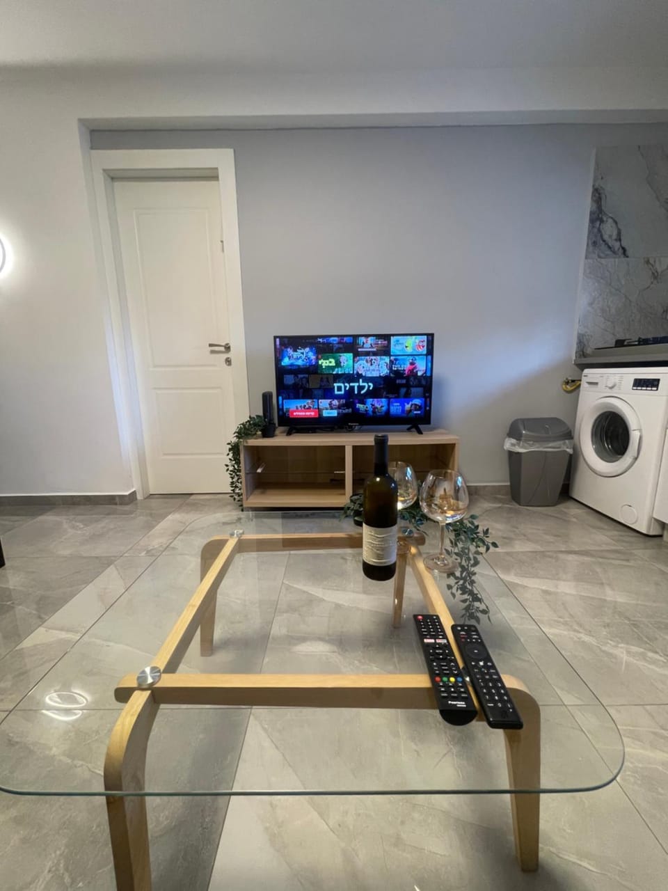 Communal lounge/ TV room, TV and multimedia, Evening entertainment