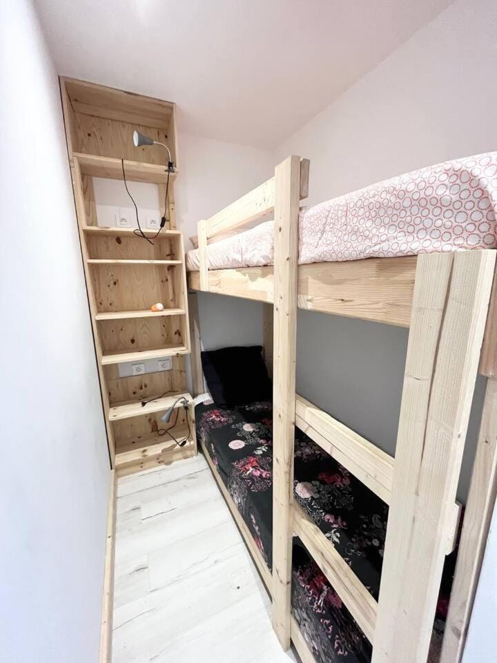 Charmant P2 Cabine, vue exceptionnelle sur le port Cabin in Le Grau-du-Roi
