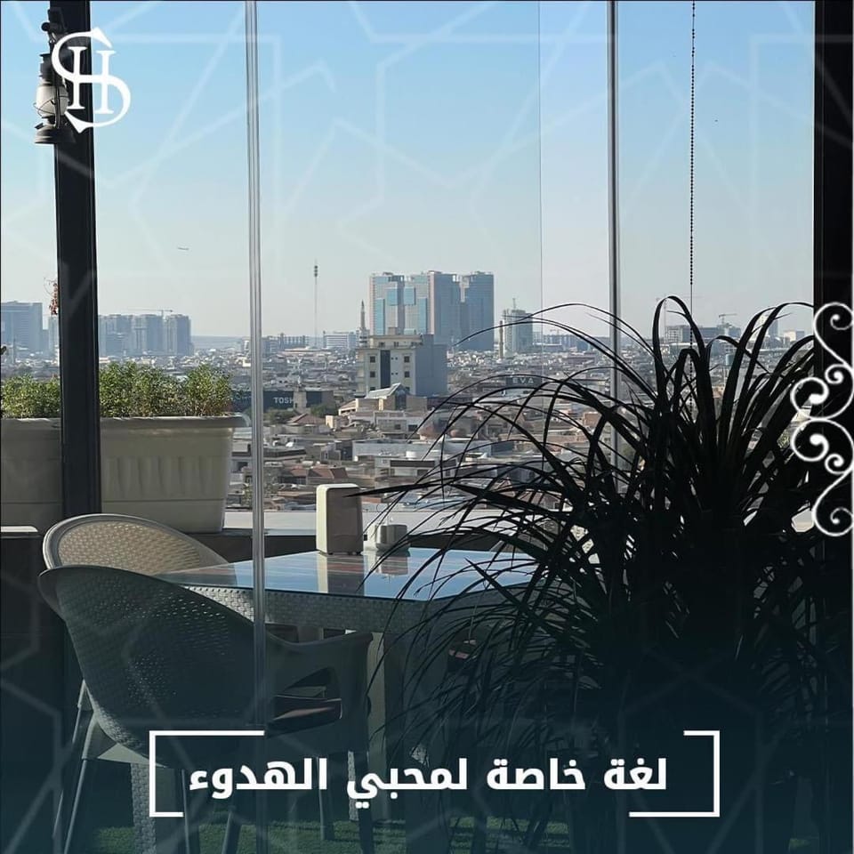 Restaurant/places to eat, Restaurant/places to eat, Day, Coffee/tea facilities, View (from property/room), Balcony/Terrace, City view