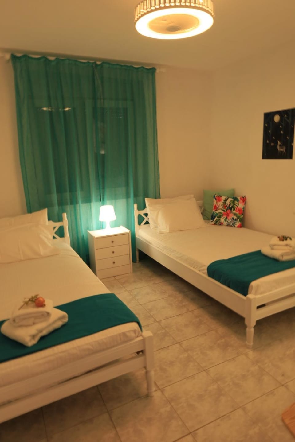 Photo of the whole room, Bedroom