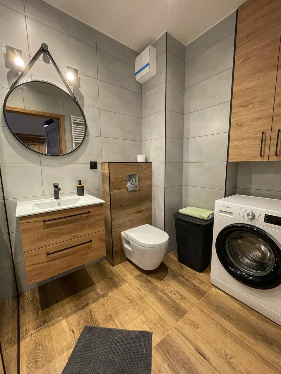 Toilet, Bathroom, towels