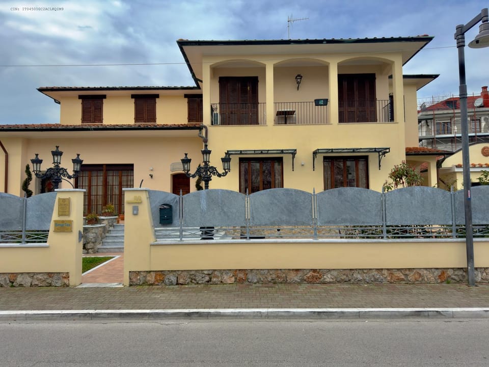 Property building, Balcony/Terrace