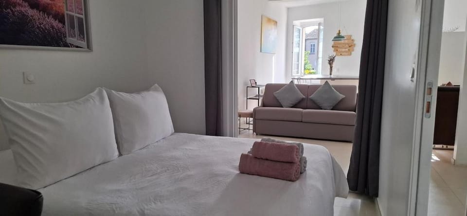 Suite Moulin de la Calade! Vue sur la Tour, Climatisation, Provence Apartment in French Riviera
