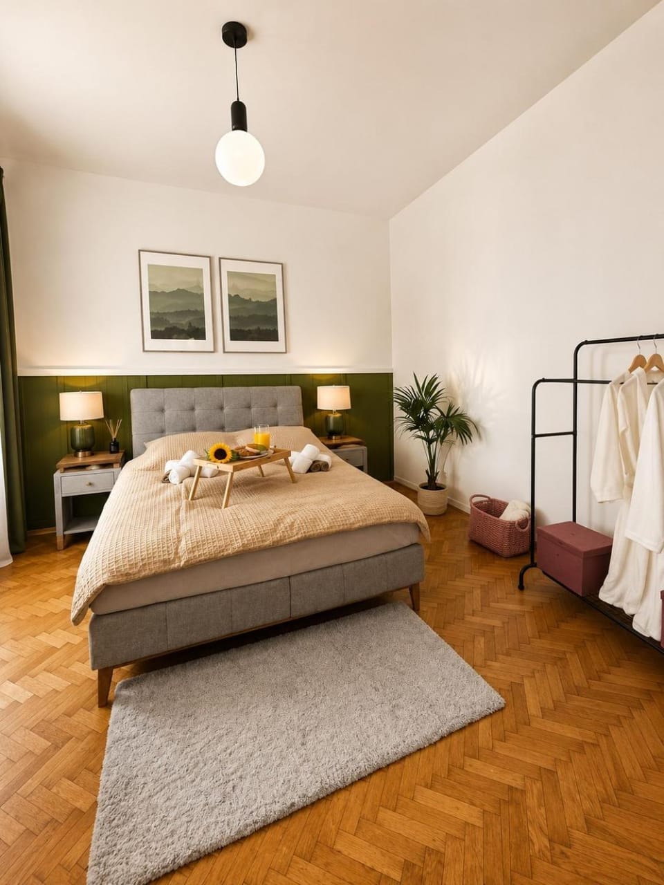Bed, Bedroom, towels
