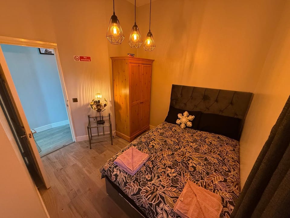 Bed, Photo of the whole room, Bedroom, wardrobe