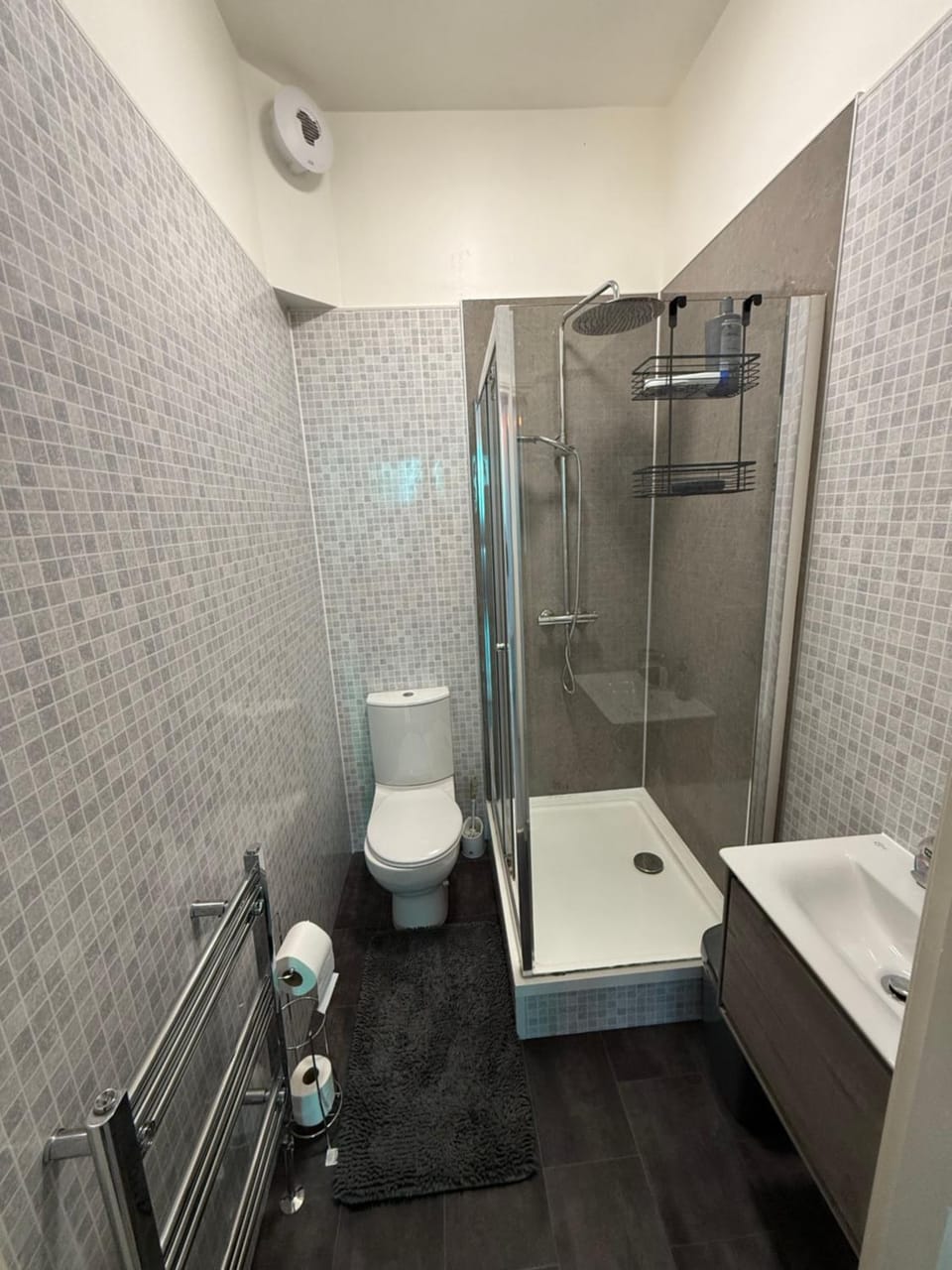 Shower, Toilet, Bathroom