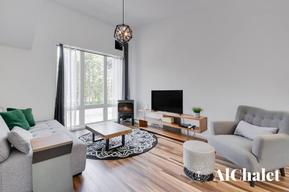 Ares chalet avec Spa et piscine Chalet in Quebec