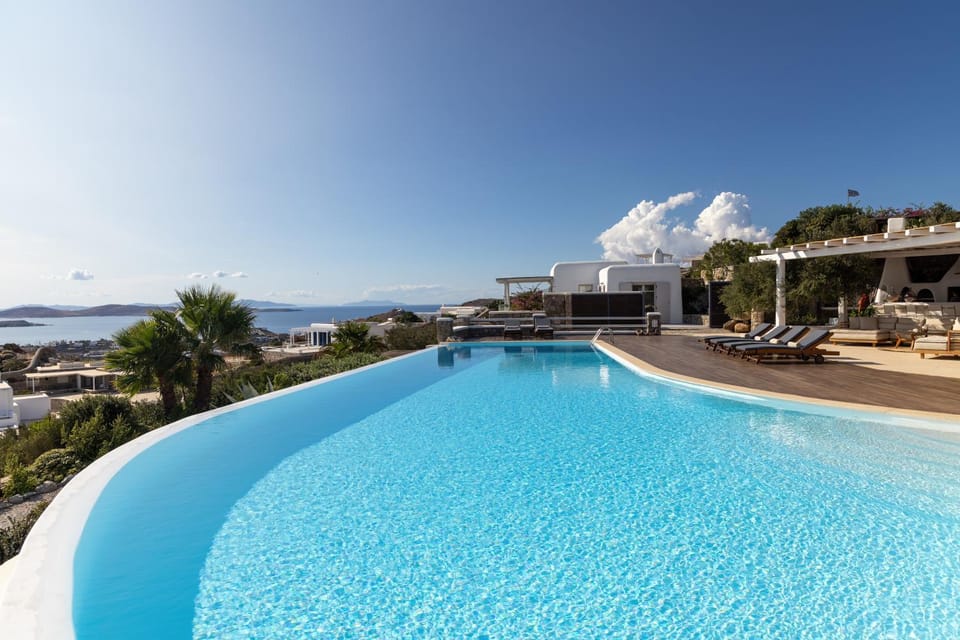 Pool view, Swimming pool, sunbed