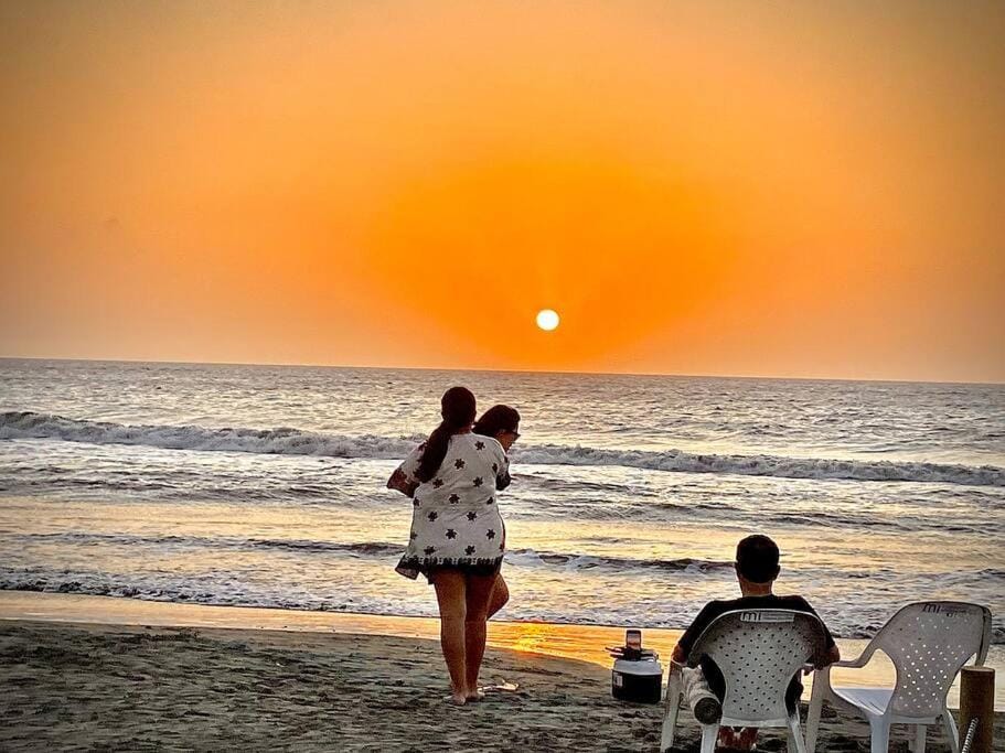 Day, People, Natural landscape, Beach, Sea view, Sunset, Family
