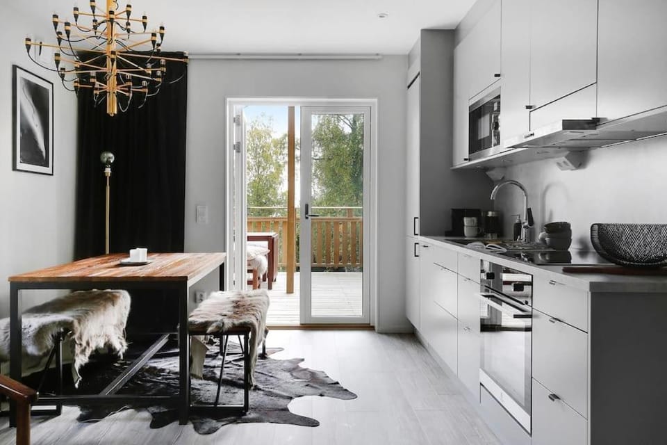 Kitchen or kitchenette, Dining area, dishwasher, minibar, pet friendly, stove