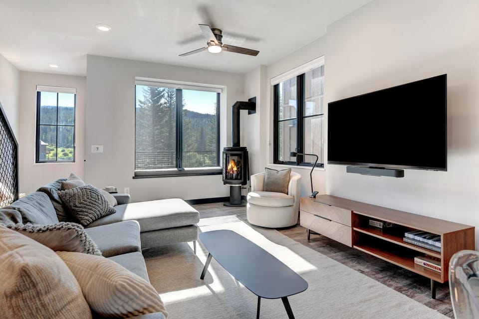 TV and multimedia, Living room
