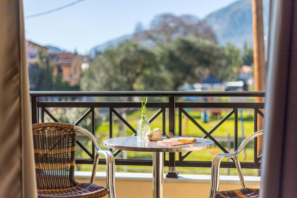 Balcony/Terrace, Garden view