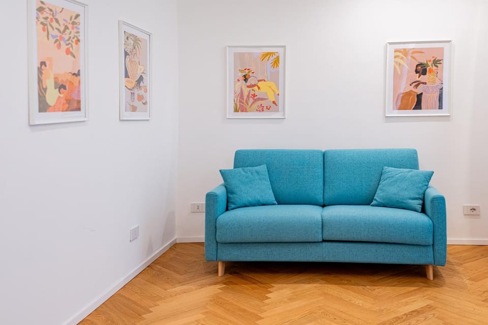 Living room, Decorative detail, Seating area