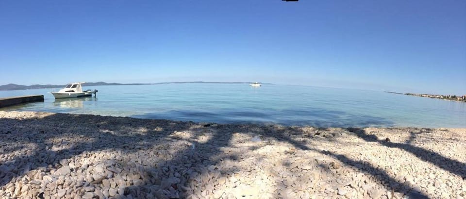 Neighbourhood, Beach