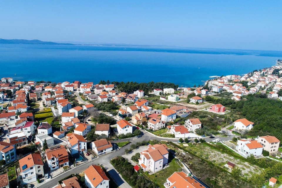 Off site, Bird's eye view
