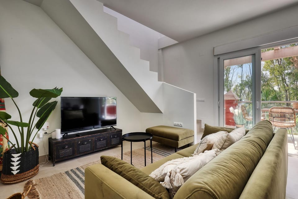 TV and multimedia, Living room, Seating area