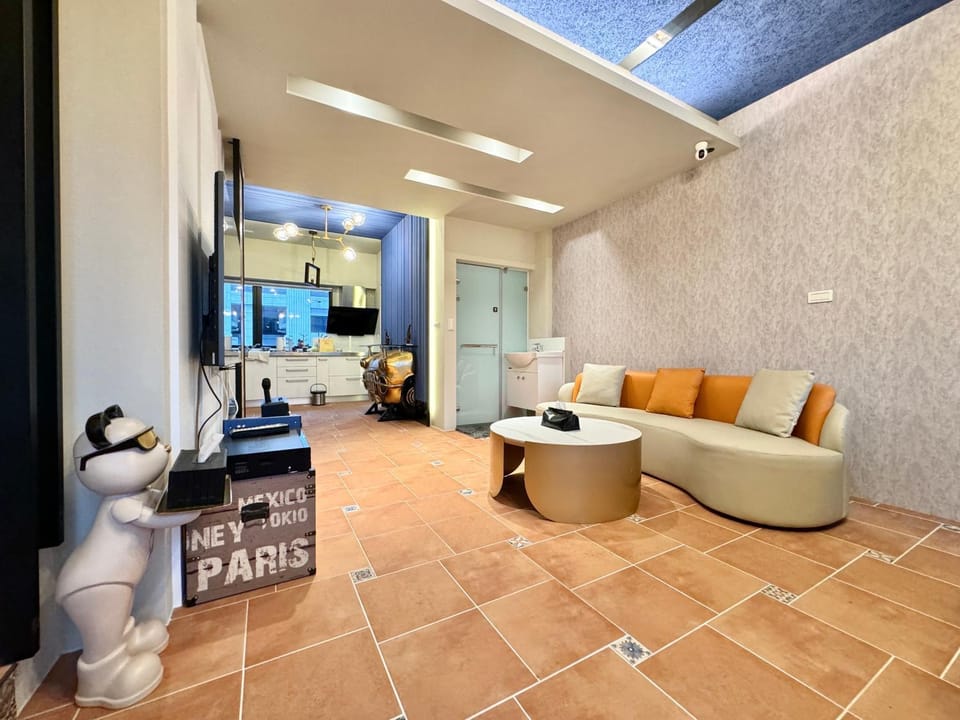TV and multimedia, Kitchen or kitchenette, Living room