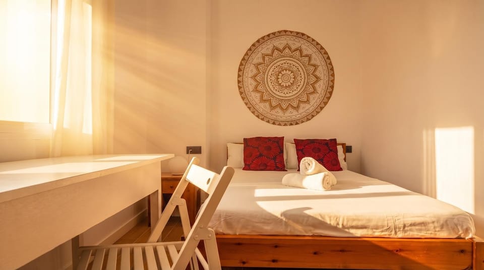 Bed, Photo of the whole room, Bedroom