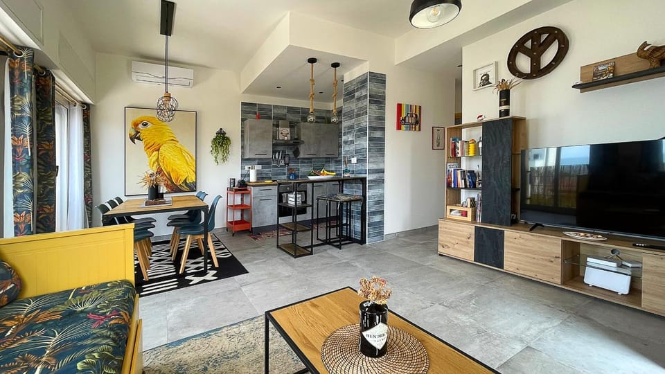 Communal lounge/ TV room, TV and multimedia, Kitchen or kitchenette