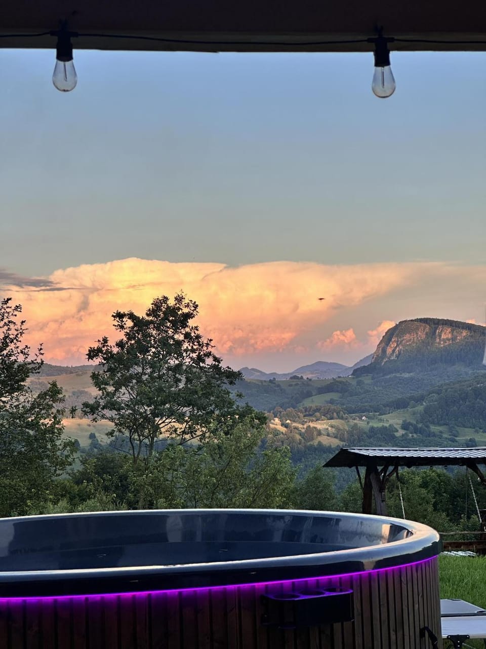 Natural landscape, Hot Tub, Mountain view
