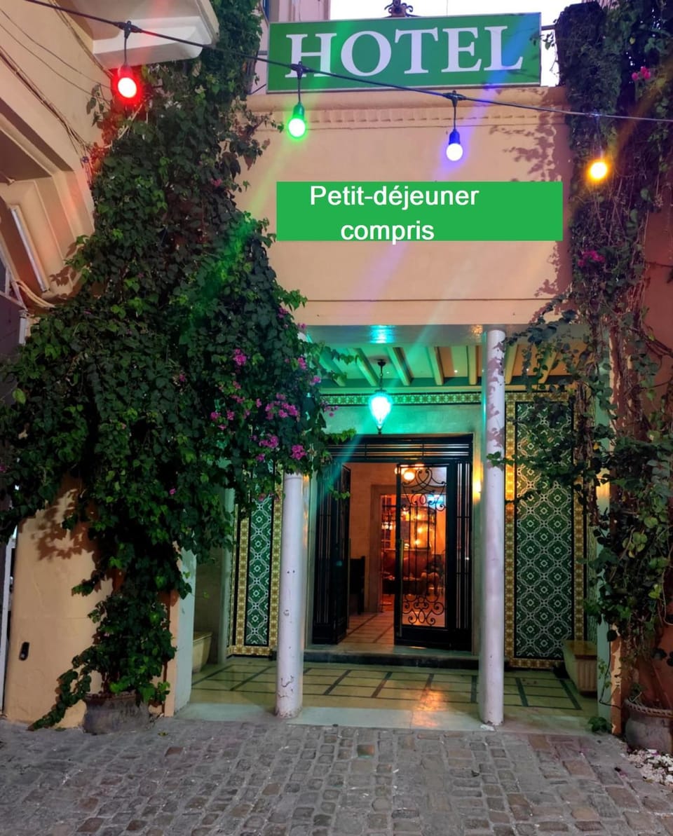 Facade/entrance
