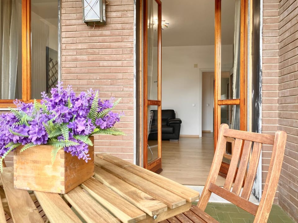 Patio, Dining area
