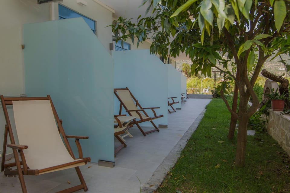 Patio, Garden view
