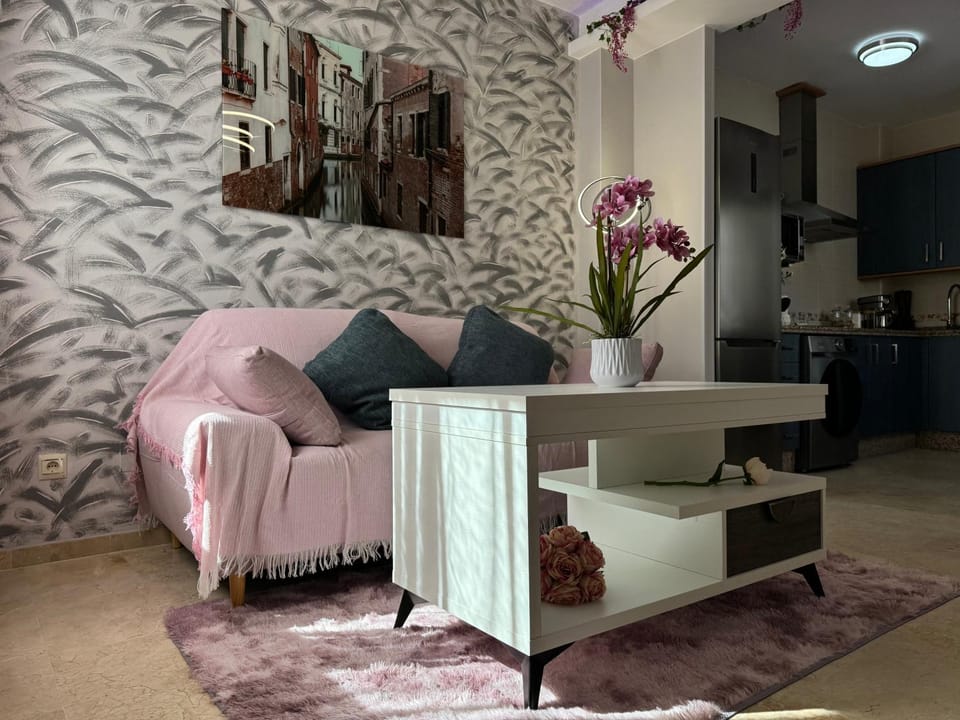 Living room, Lounge or bar, Seating area