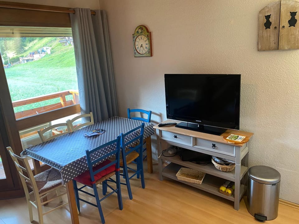 Appartement Morzine, deux pièces, mezzanine, 4 personnes Apartment in Montriond