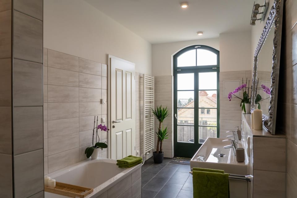 Bathroom, Bath