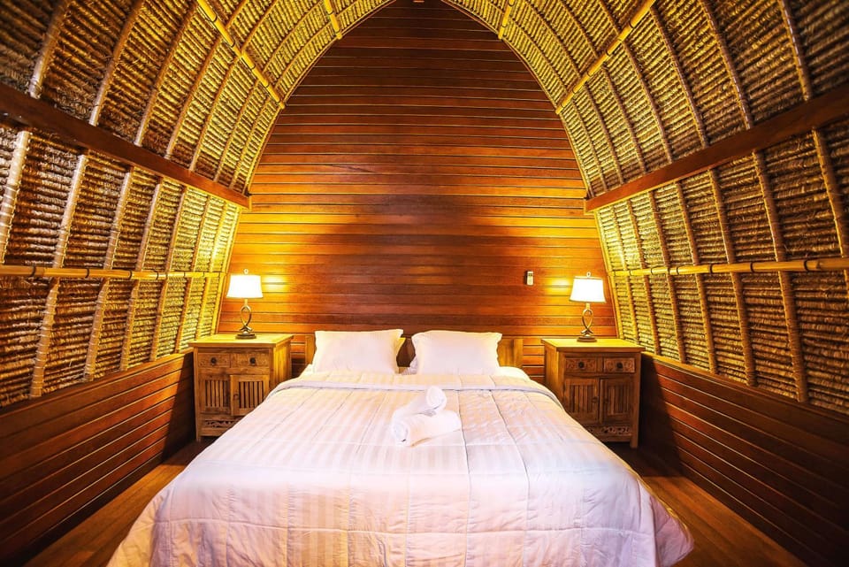 Bed, Photo of the whole room, Decorative detail