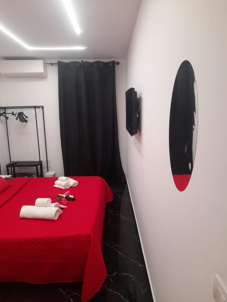 Lux House Naples Airport Bed and Breakfast in Naples