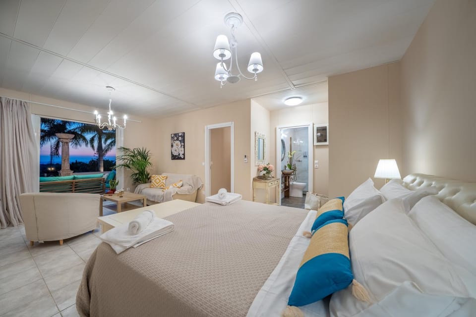 Bed, Photo of the whole room, Seating area, Bedroom, towels
