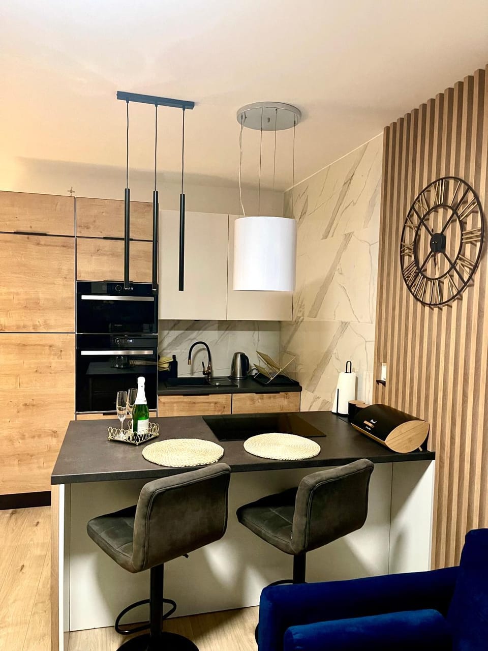 Kitchen or kitchenette, Dining area, stove