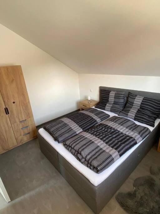 Bed, Bedroom, wardrobe