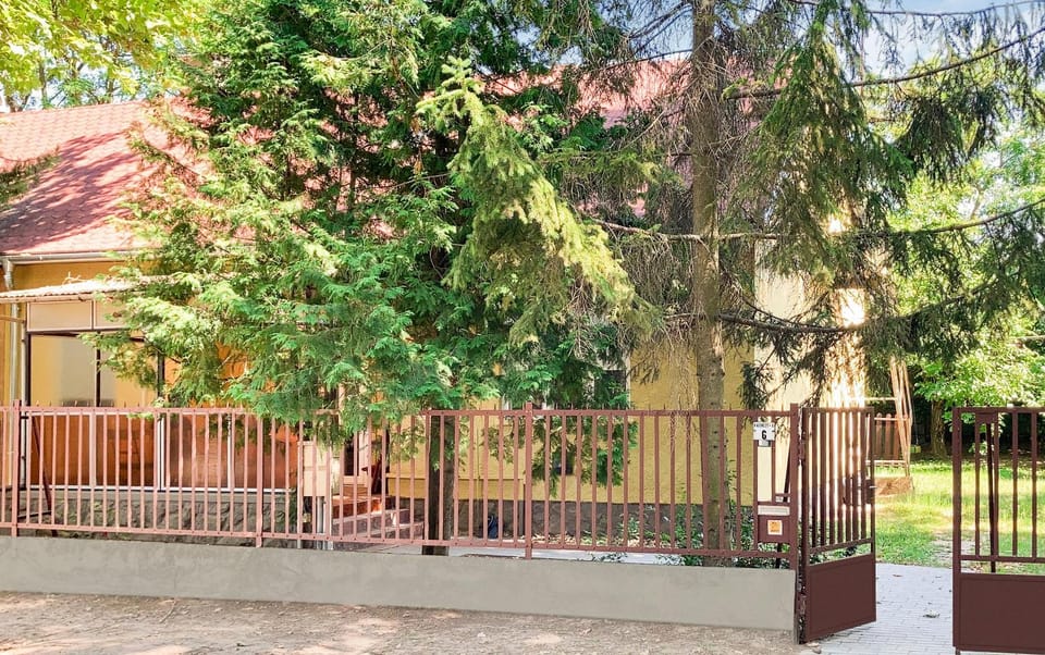 Facade/entrance, Street view