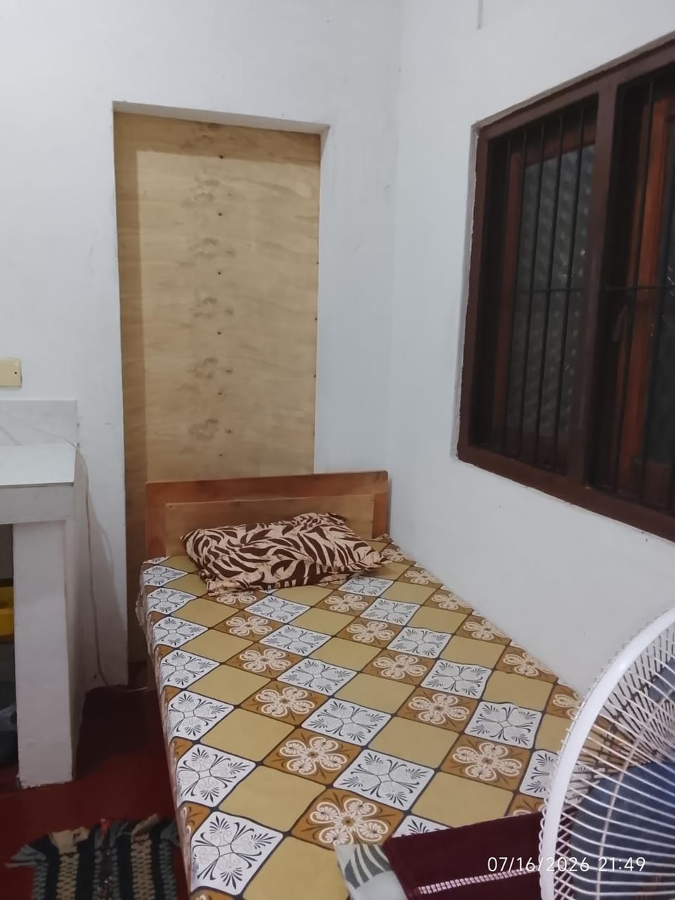 EECS Transit and Budget Homestay Bed and Breakfast in Negombo