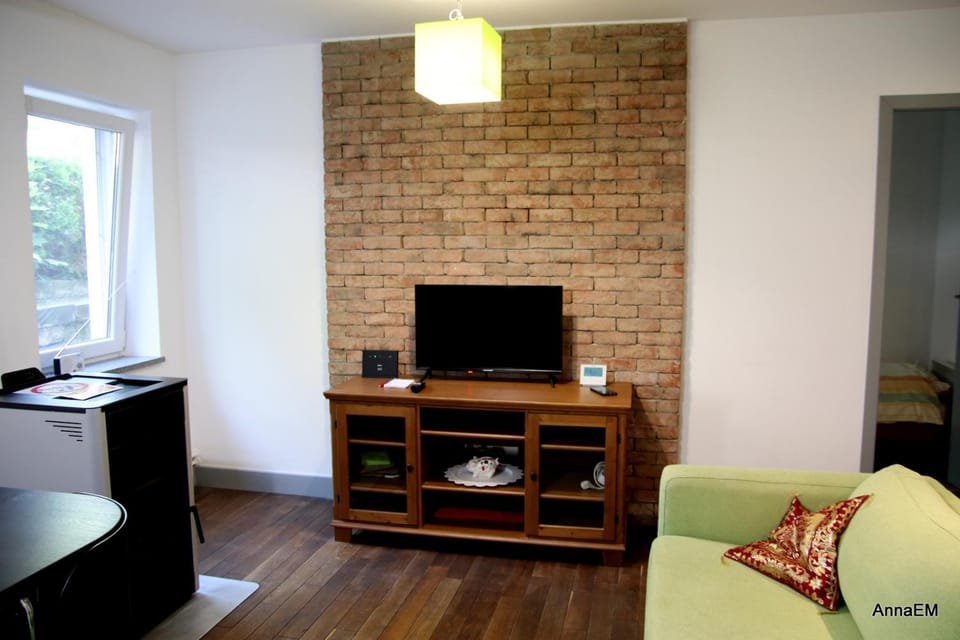 Communal lounge/ TV room, TV and multimedia, Living room, Seating area, Evening entertainment
