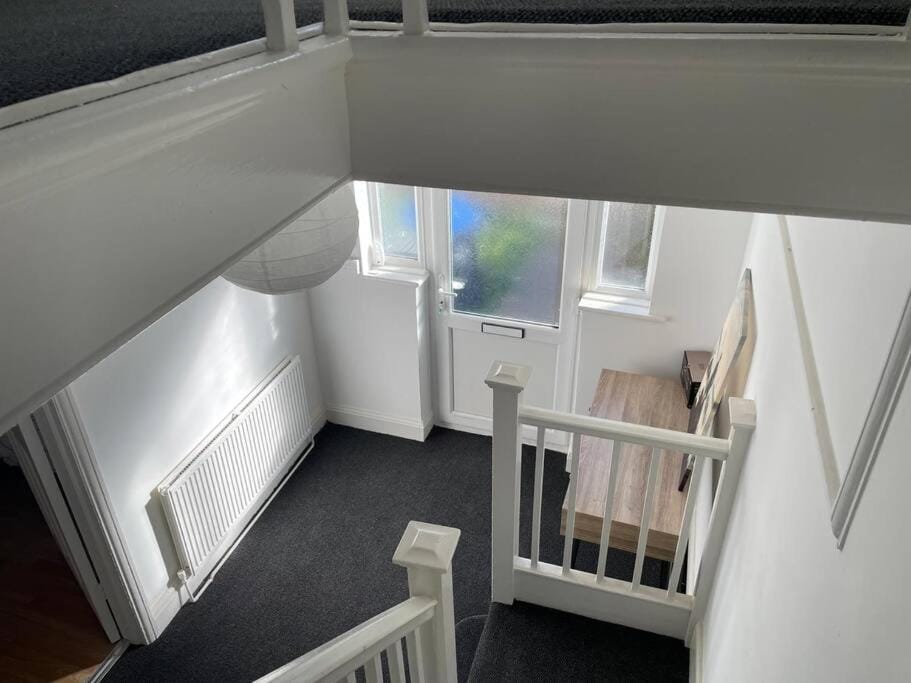 5 Bed 5mins from Wembley Stadium Apartment in Wembley