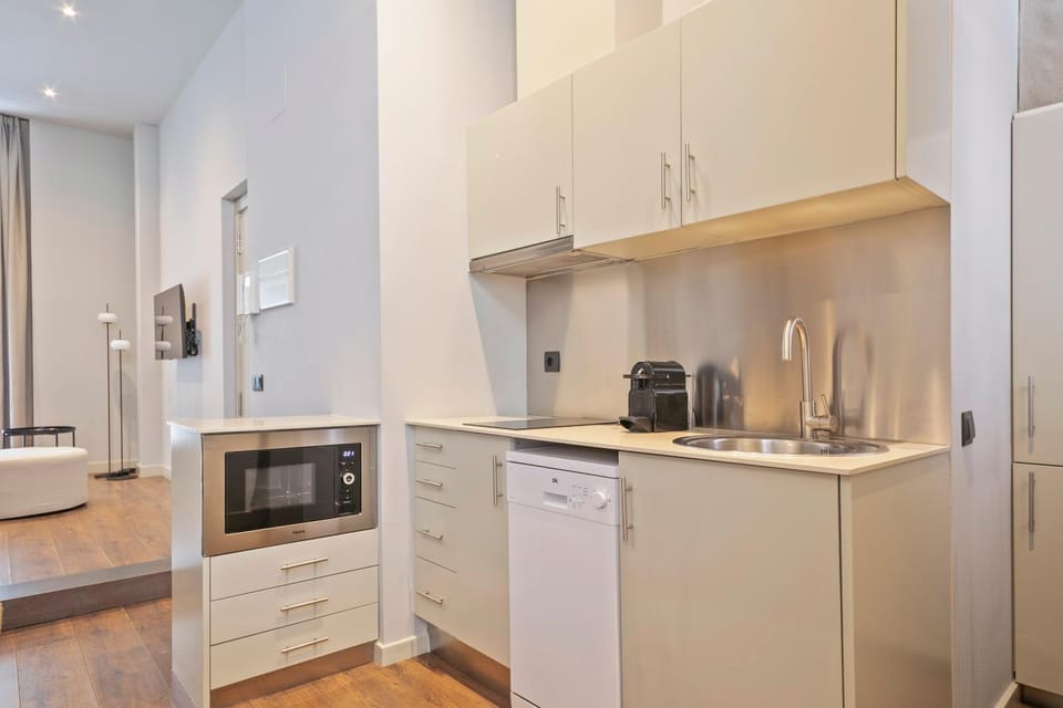 Kitchen or kitchenette